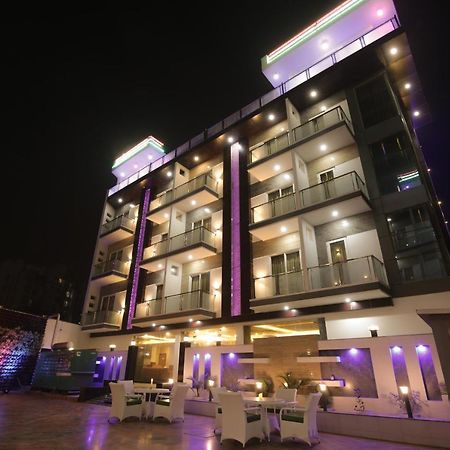 Bed and Breakfast Twin Towers Greater Noida Exteriér fotografie
