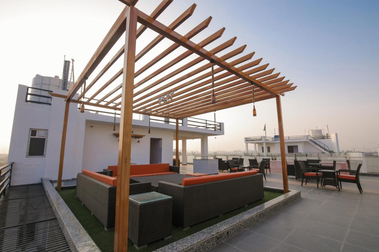 Bed and Breakfast Twin Towers Greater Noida Exteriér fotografie