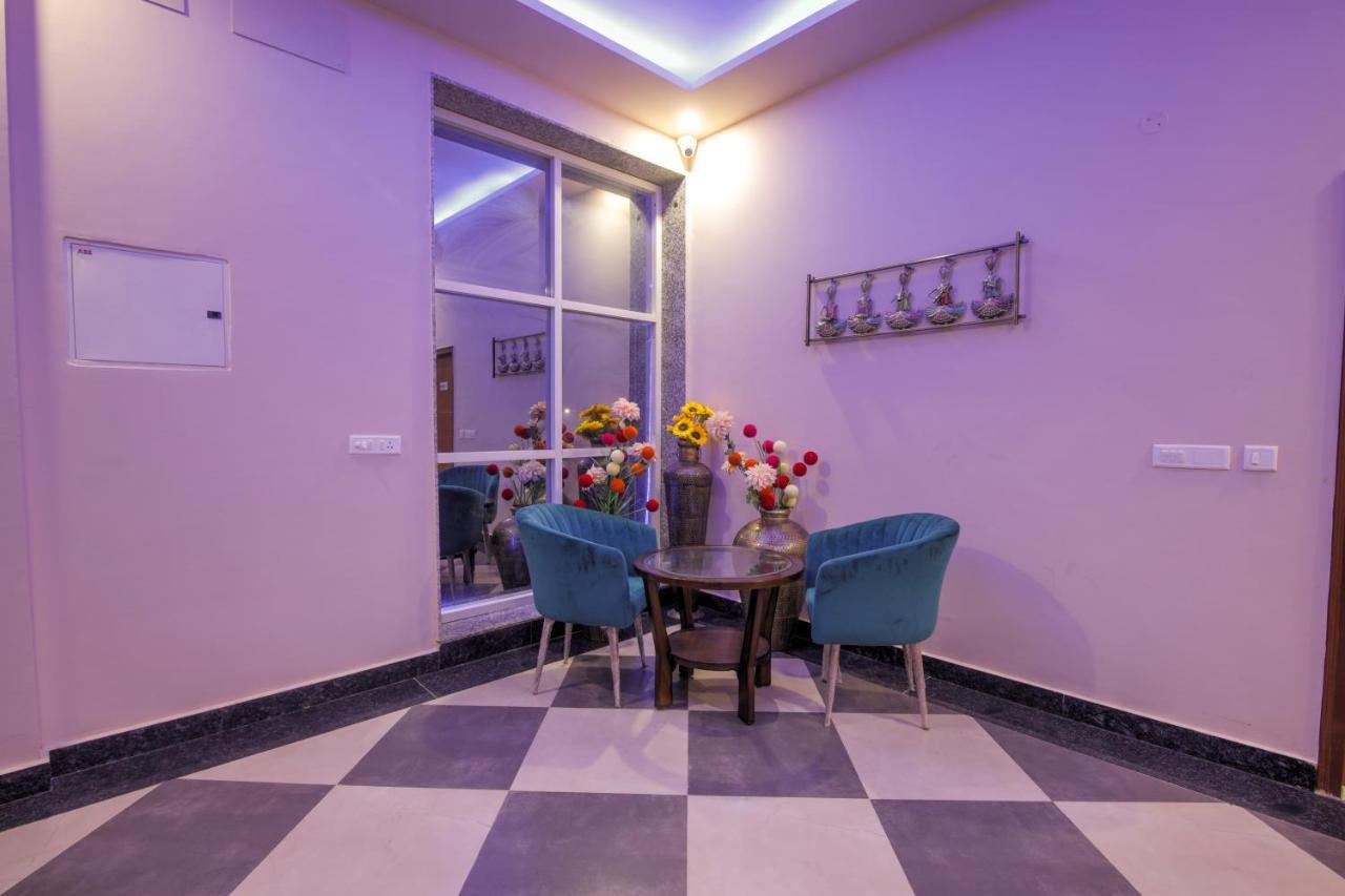 Bed and Breakfast Twin Towers Greater Noida Exteriér fotografie