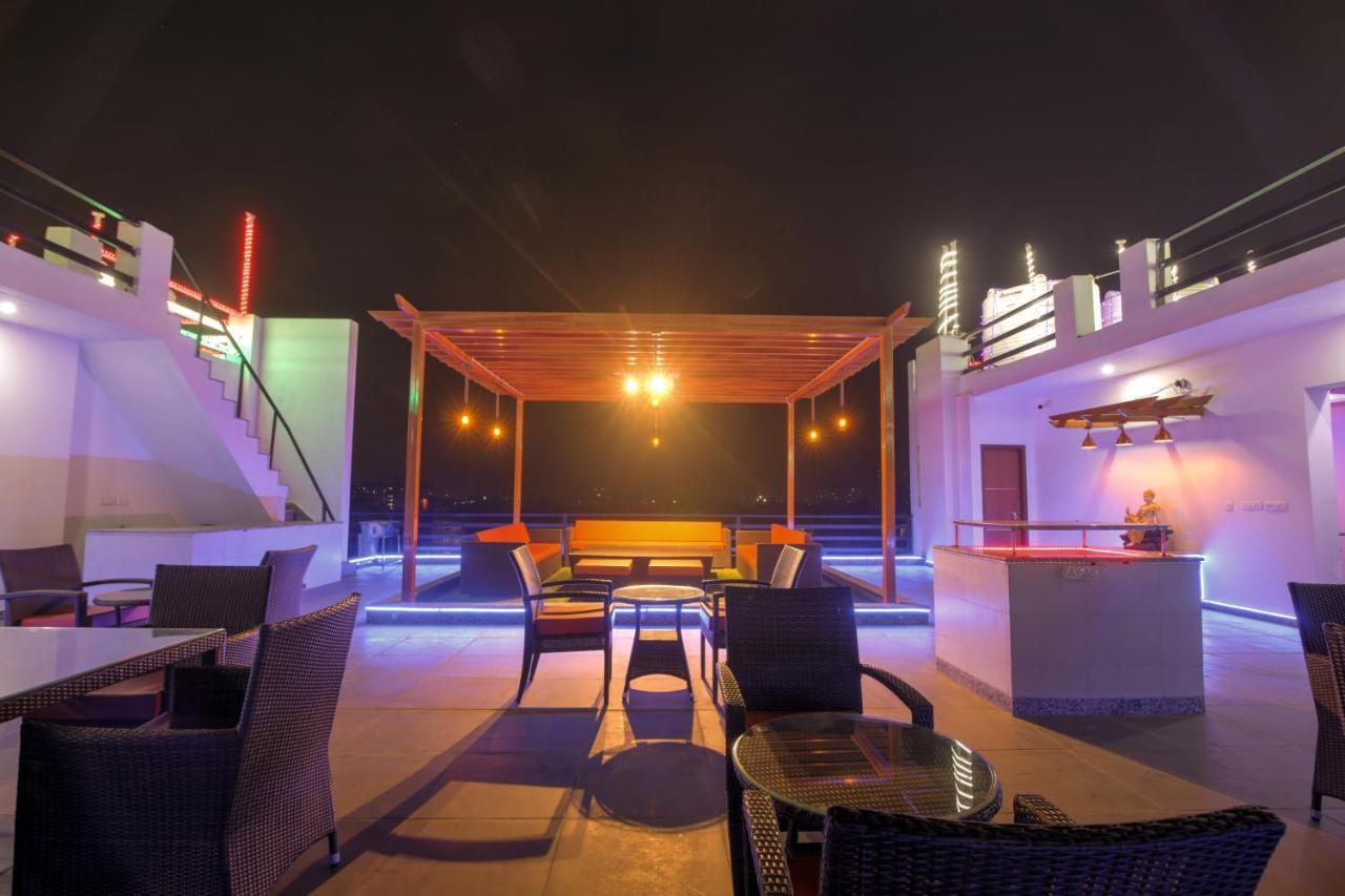 Bed and Breakfast Twin Towers Greater Noida Exteriér fotografie