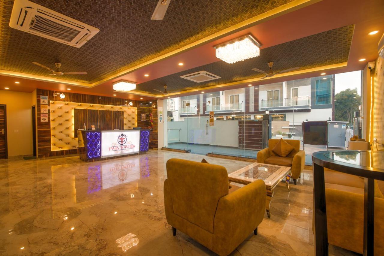 Bed and Breakfast Twin Towers Greater Noida Exteriér fotografie