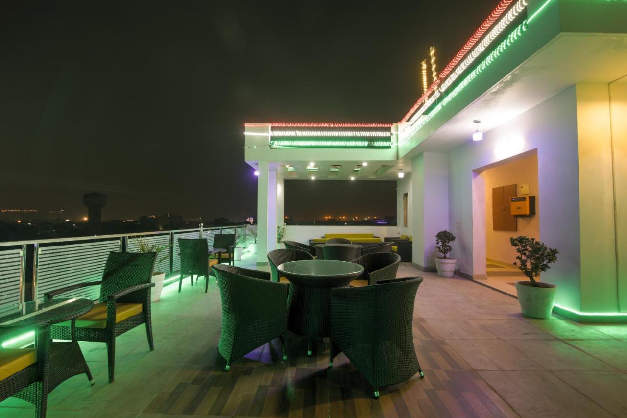 Bed and Breakfast Twin Towers Greater Noida Exteriér fotografie