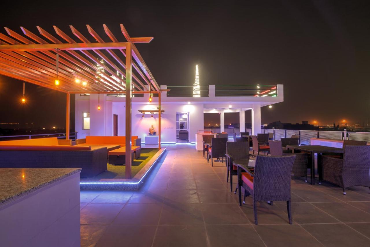 Bed and Breakfast Twin Towers Greater Noida Exteriér fotografie