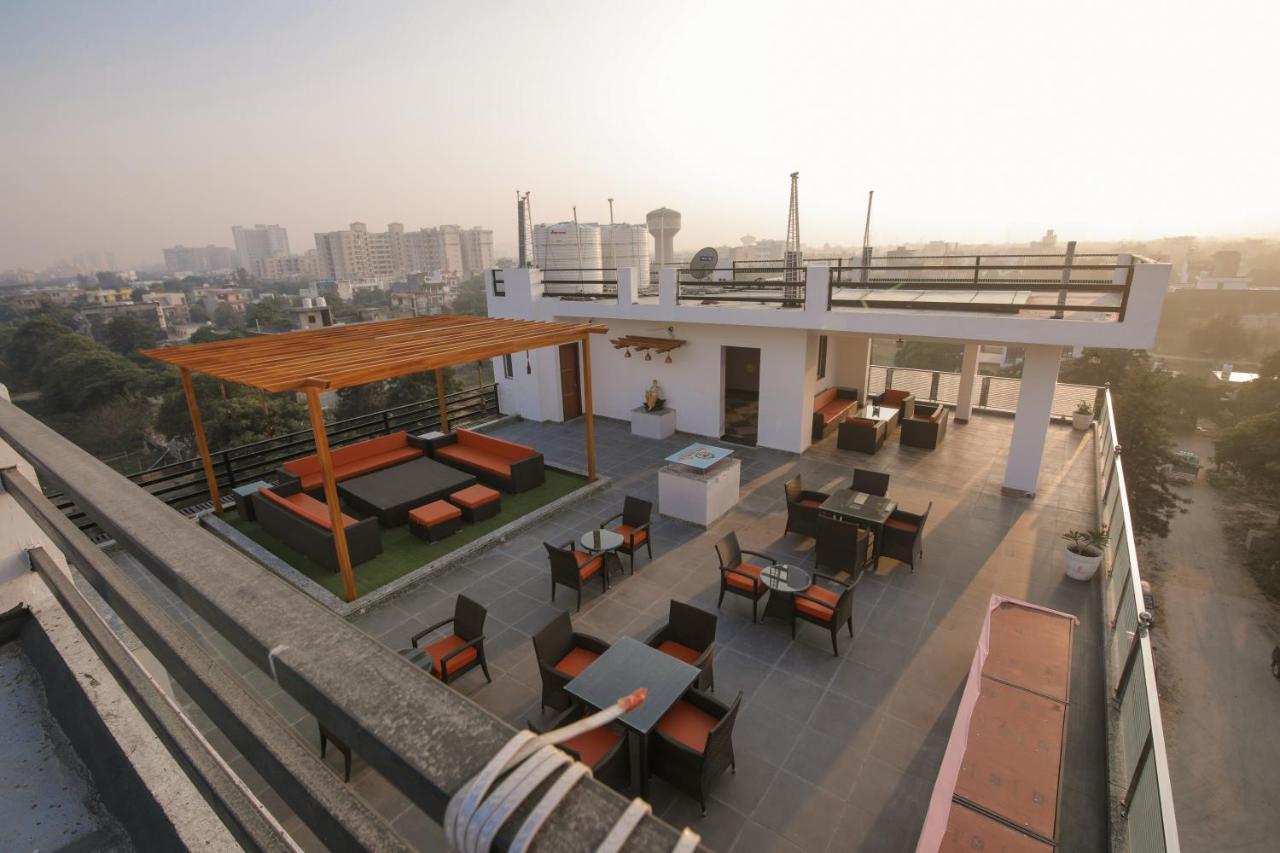 Bed and Breakfast Twin Towers Greater Noida Exteriér fotografie