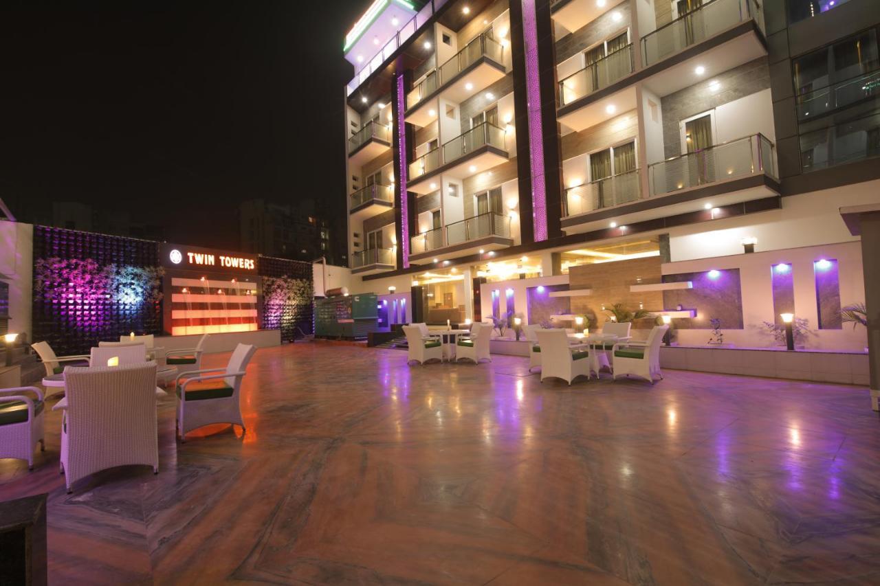 Bed and Breakfast Twin Towers Greater Noida Exteriér fotografie