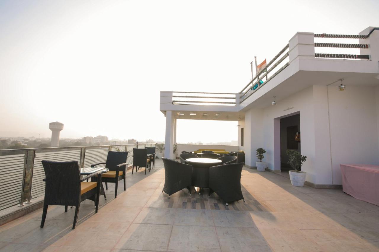 Bed and Breakfast Twin Towers Greater Noida Exteriér fotografie
