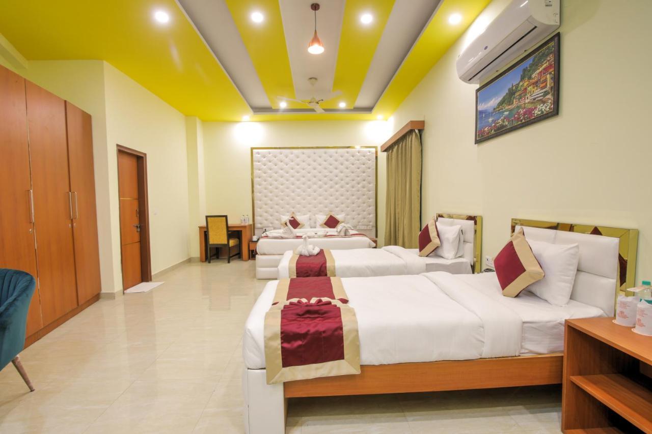 Bed and Breakfast Twin Towers Greater Noida Exteriér fotografie