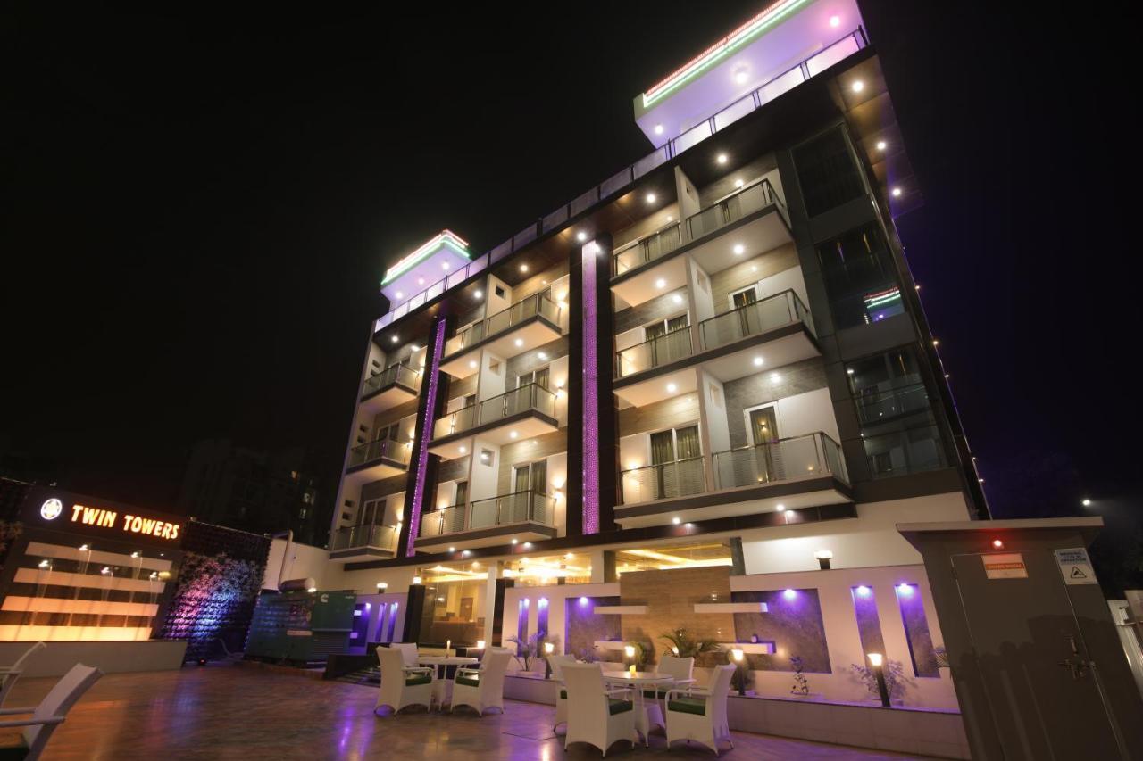 Bed and Breakfast Twin Towers Greater Noida Exteriér fotografie