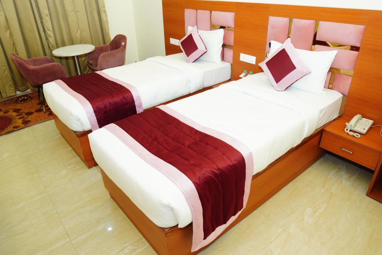 Bed and Breakfast Twin Towers Greater Noida Exteriér fotografie