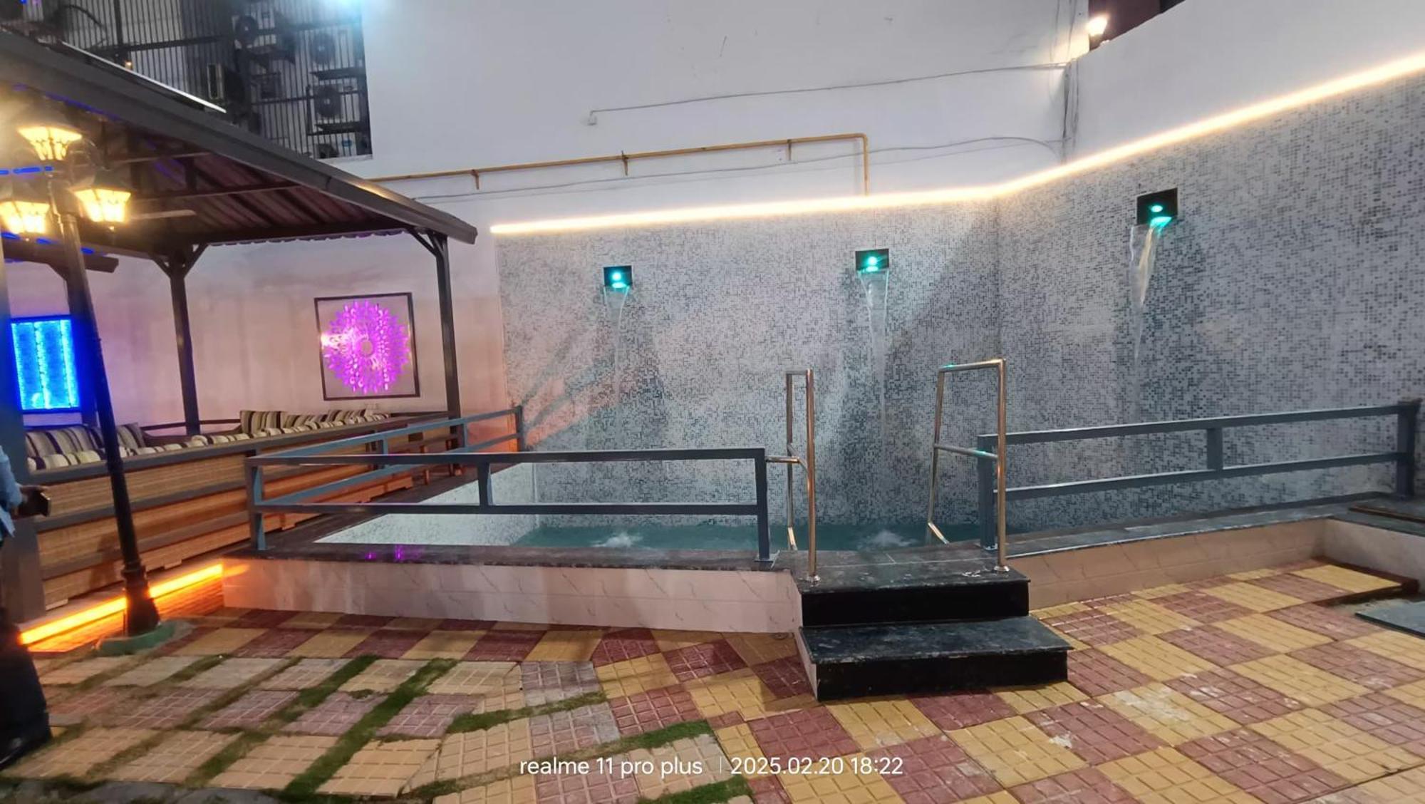 Bed and Breakfast Twin Towers Greater Noida Exteriér fotografie