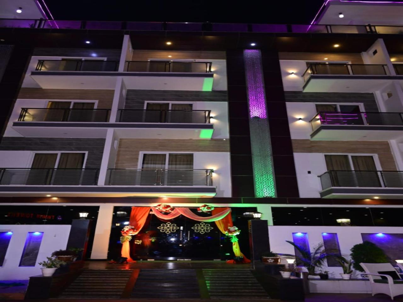 Bed and Breakfast Twin Towers Greater Noida Exteriér fotografie
