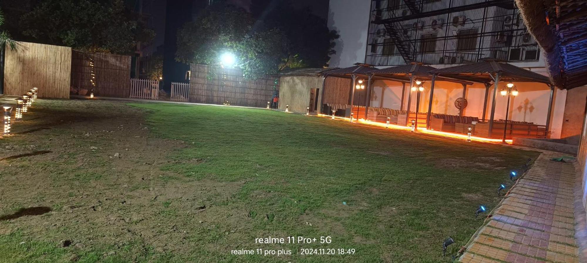 Bed and Breakfast Twin Towers Greater Noida Exteriér fotografie